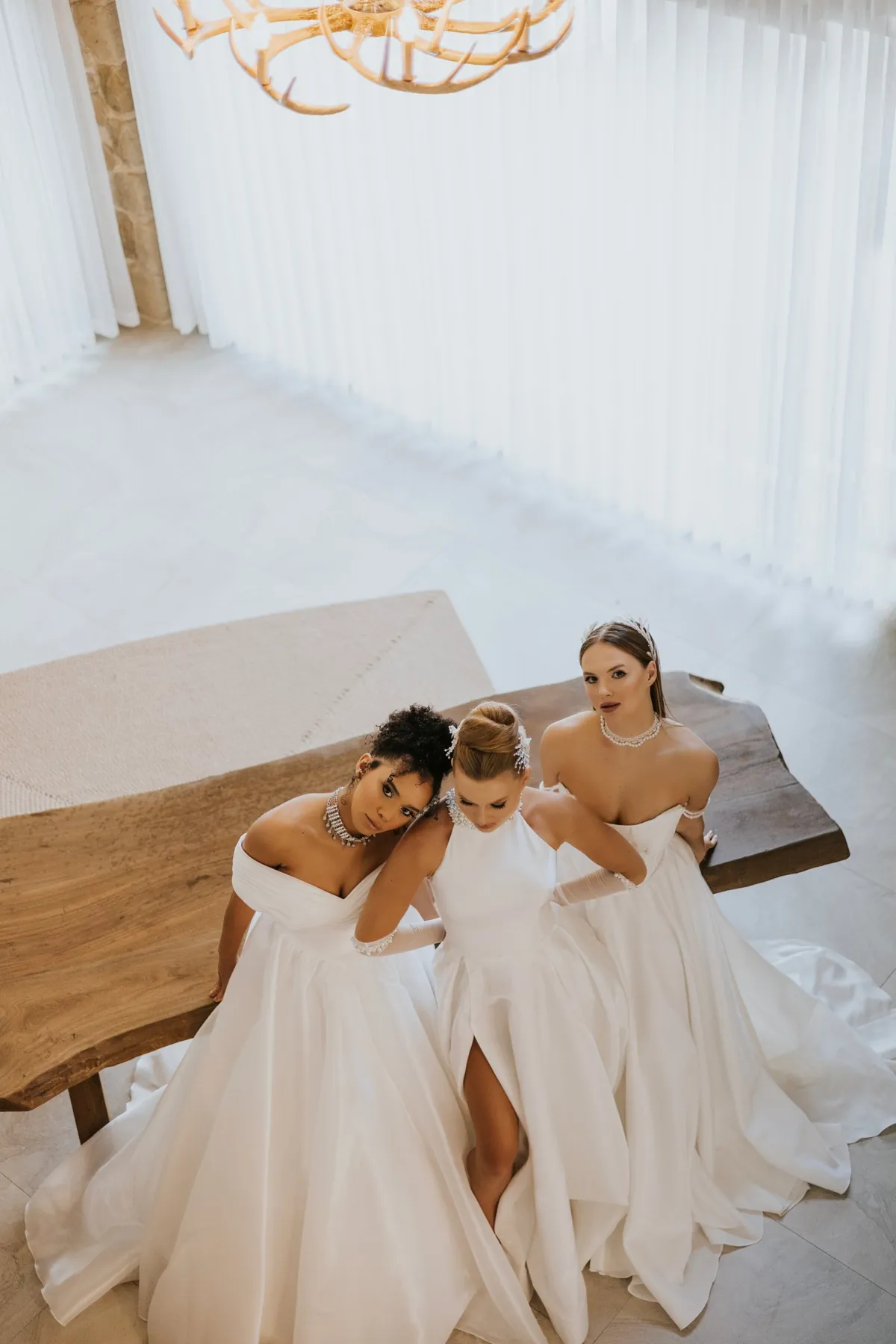 Henna Bride koleksiyonu: Yukarıdan: Mira, Ayla ve İnci'nin etek dökümleri.